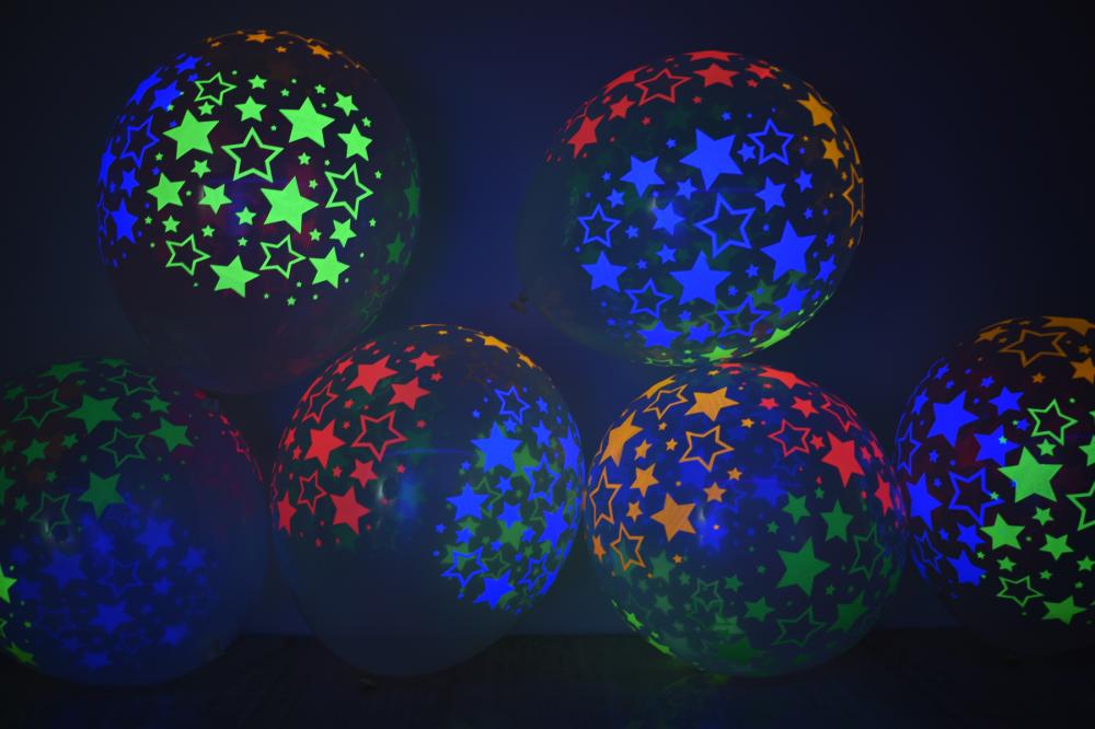 glow in the dark balloons with stars