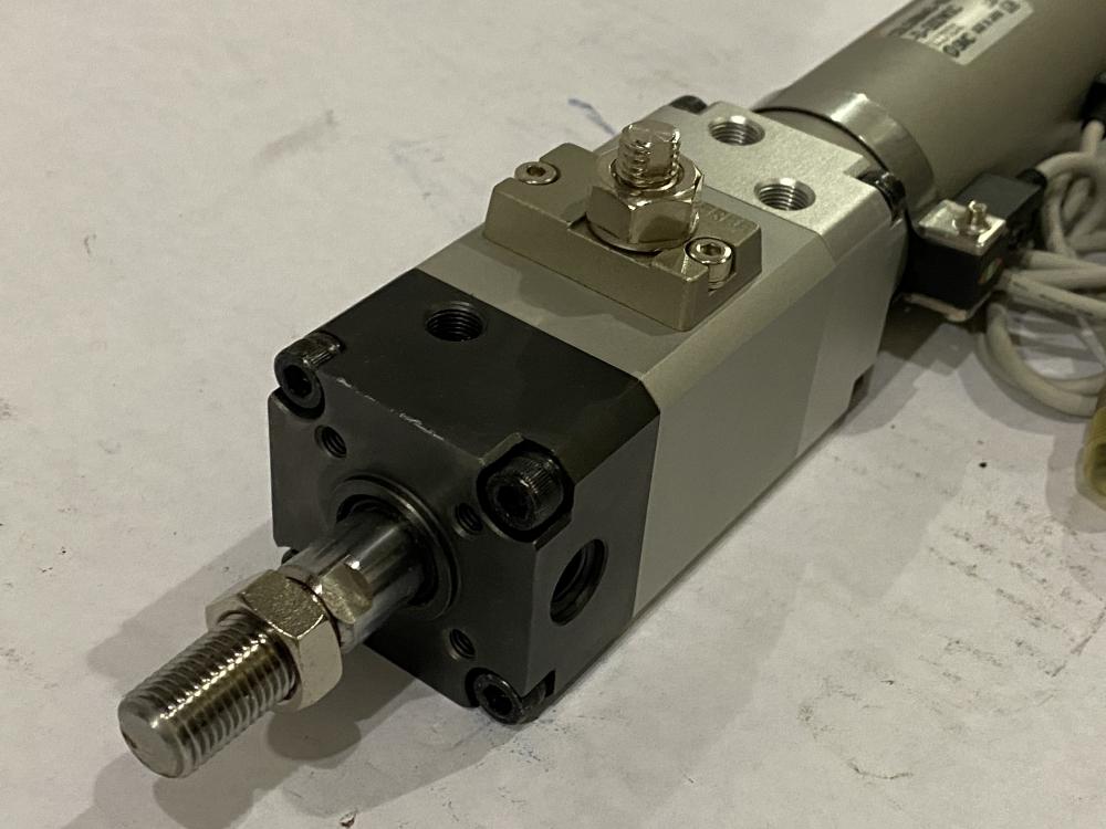 SMC PNEUMATIC FINE LOCK CYLINDER CDLG1BN40100DG5DWSC 100mm with 2